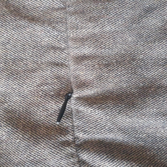 Texture brand embroidered skirt - Picture 2 of 3